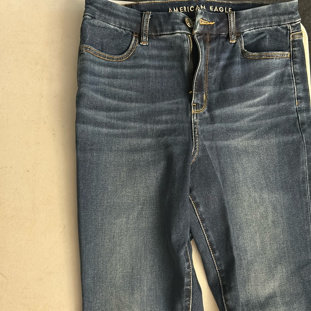 Size 8 AE jeans excellent condition